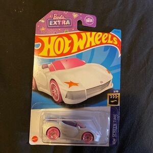 - HOT WHEELS BARBIE EXTRA